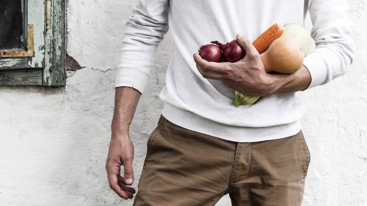 Home con dieta saudable para potencia